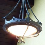 Kovana zunanja stenska svetilka