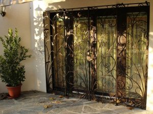 Kovana mreža na vratih